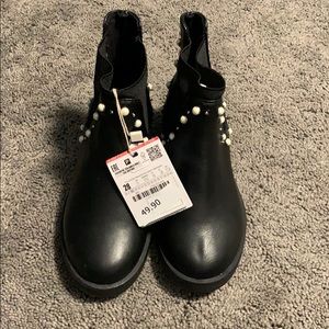 Zara size 28, USA 11, girls boots NWT